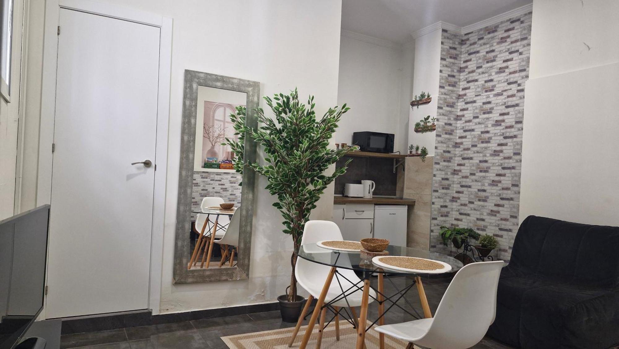 Estudios Gloria Alicante Chambre photo